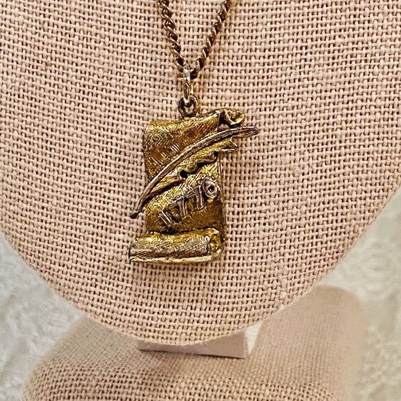 BUNDLE ONLY-Vintage Gold-Tone Declaration of Independence Charm Necklace - Picture 1 of 7